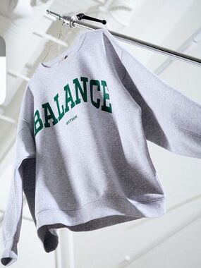 Women’s grey sweatshirt from H&M size medium